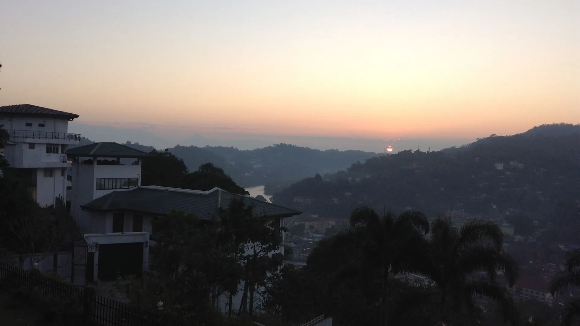 The Views Kandy Szálloda